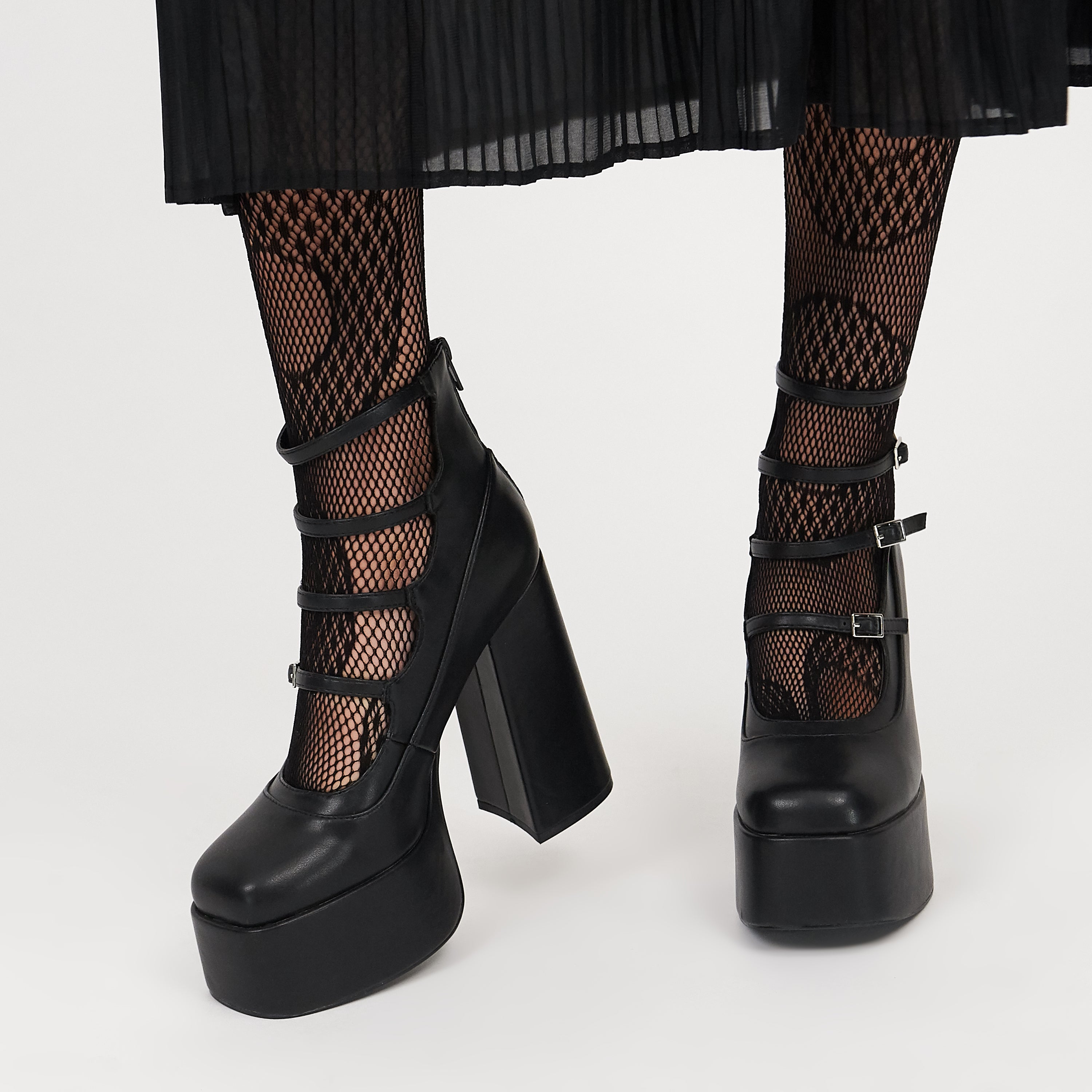 Gurren Strappy Heels - Black Chunky HeelS_MOD1