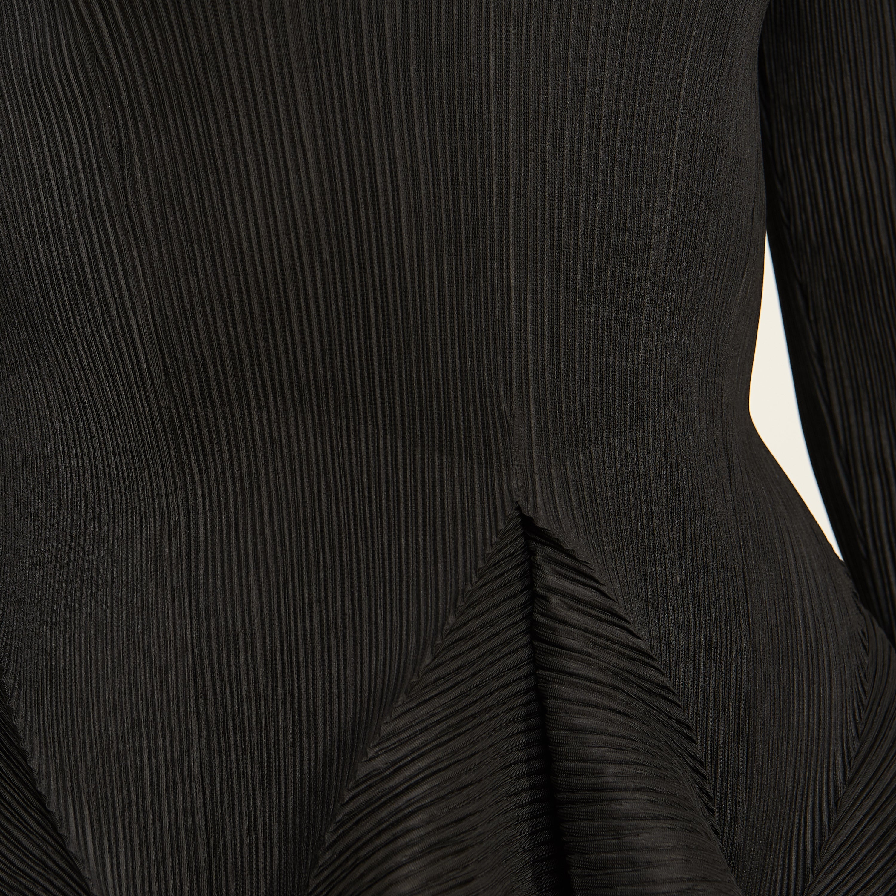 KOI_Bespoke Draconia Black Top and Skirt Co-Ord_8