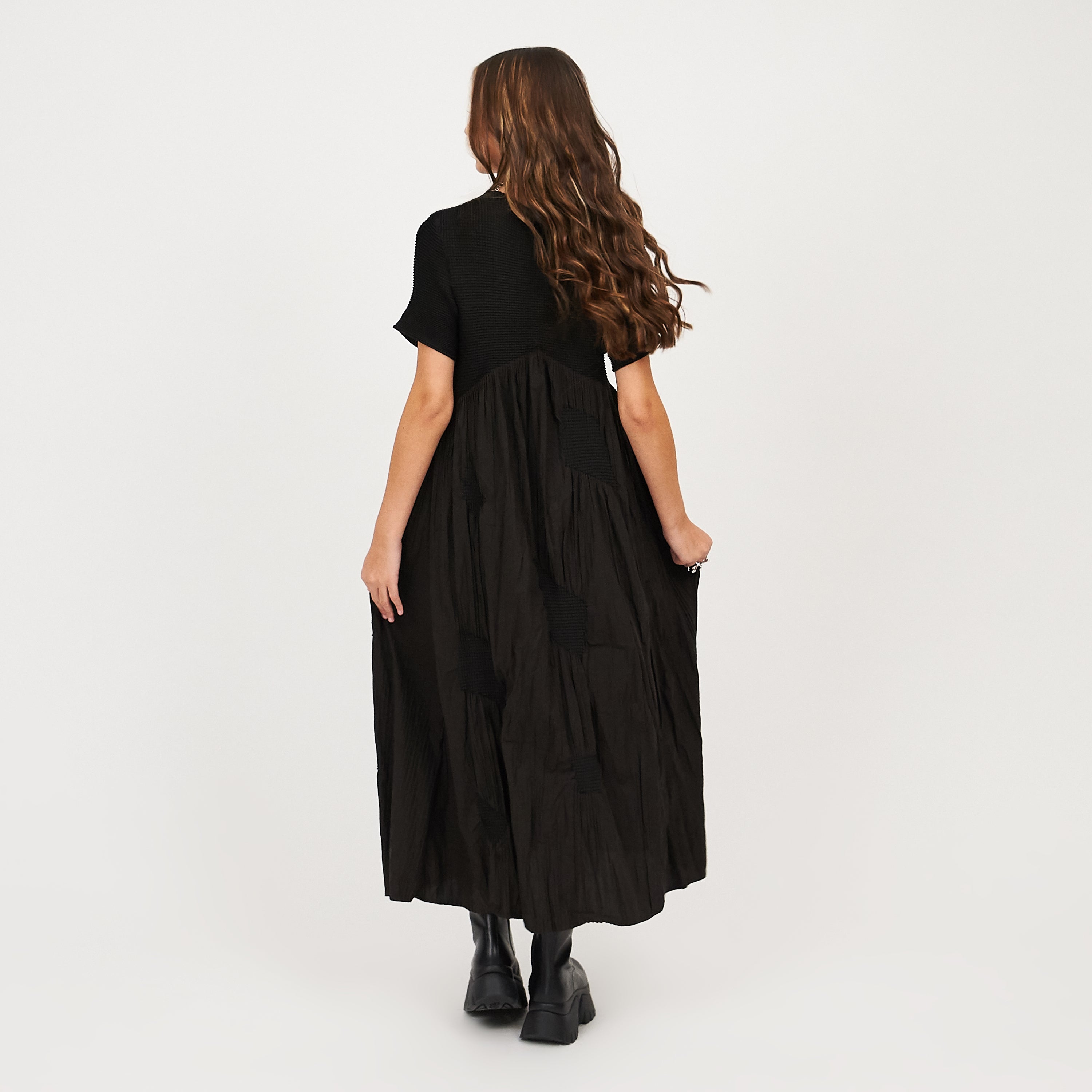 KOI_Bespoke Sonder Black Short Sleeved Maxi Dress_3