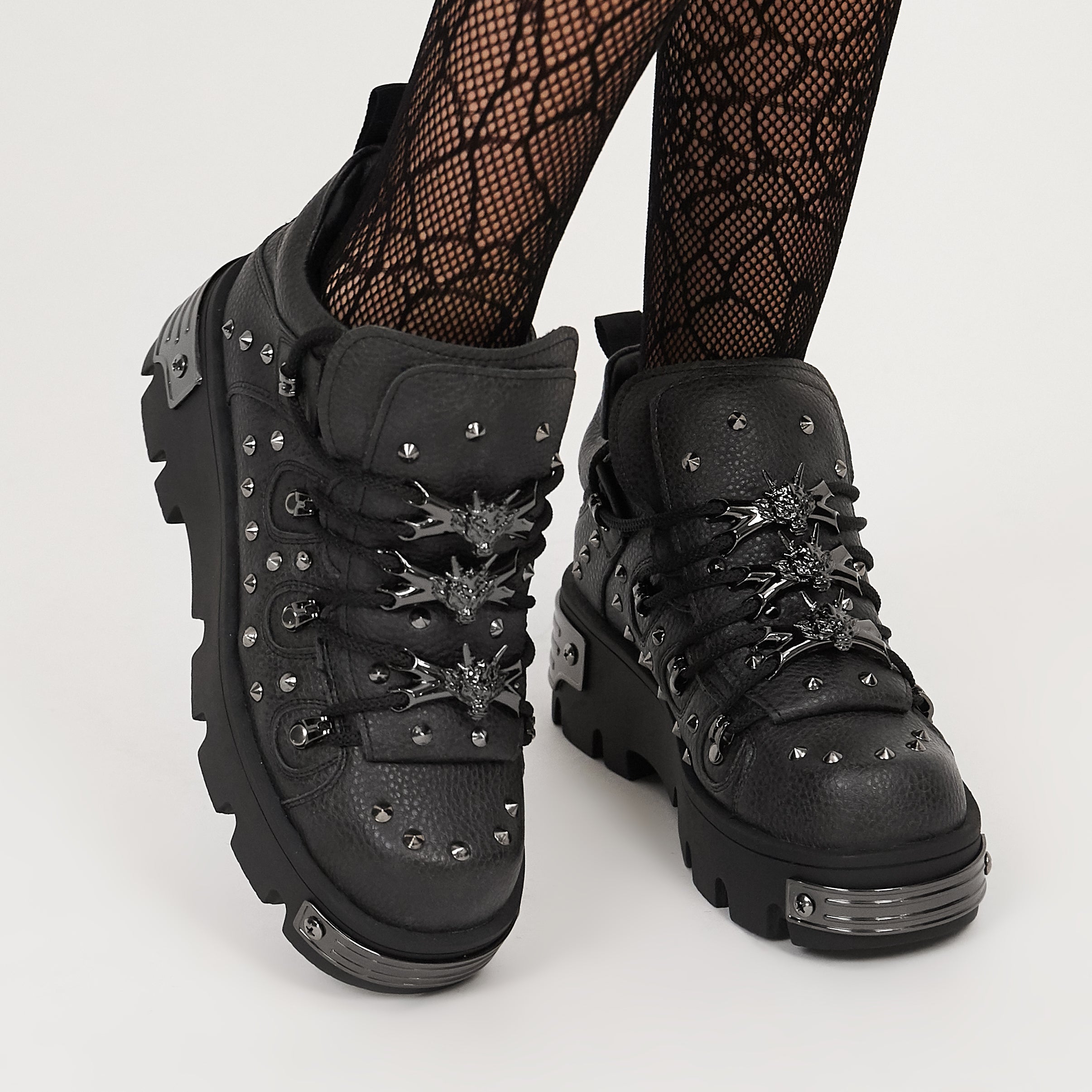 KOI_Thurnax_Chunky_Hardware_Trainers_BLACK_MOD