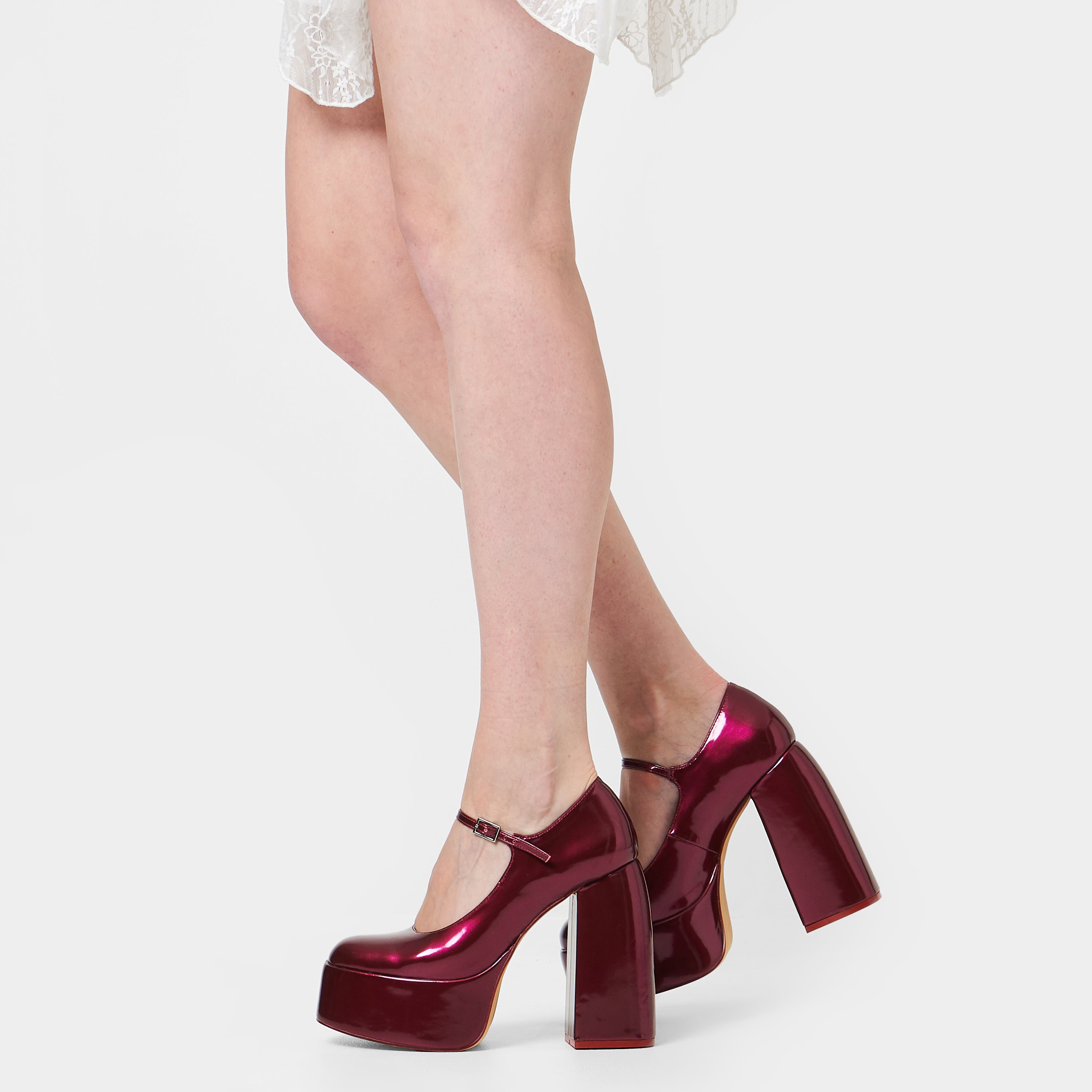 Office Elegance: Monochrome with a Pop