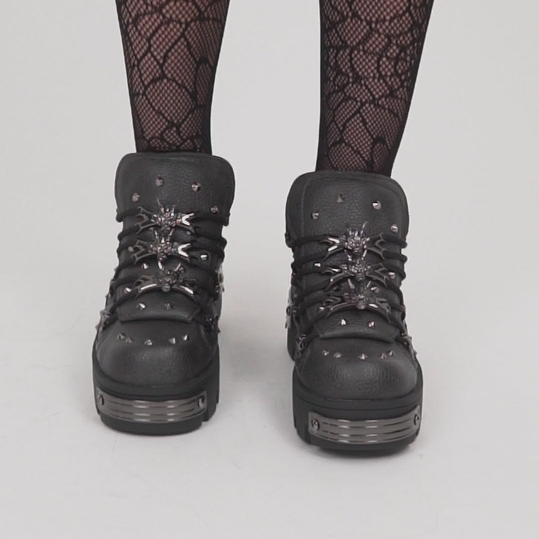 KOI_Thurnax_Chunky_Hardware_Trainers_BLACK_VID