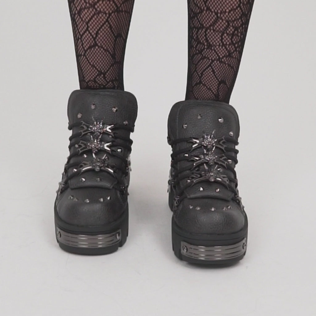 KOI_Thurnax_Chunky_Hardware_Trainers_BLACK_VID