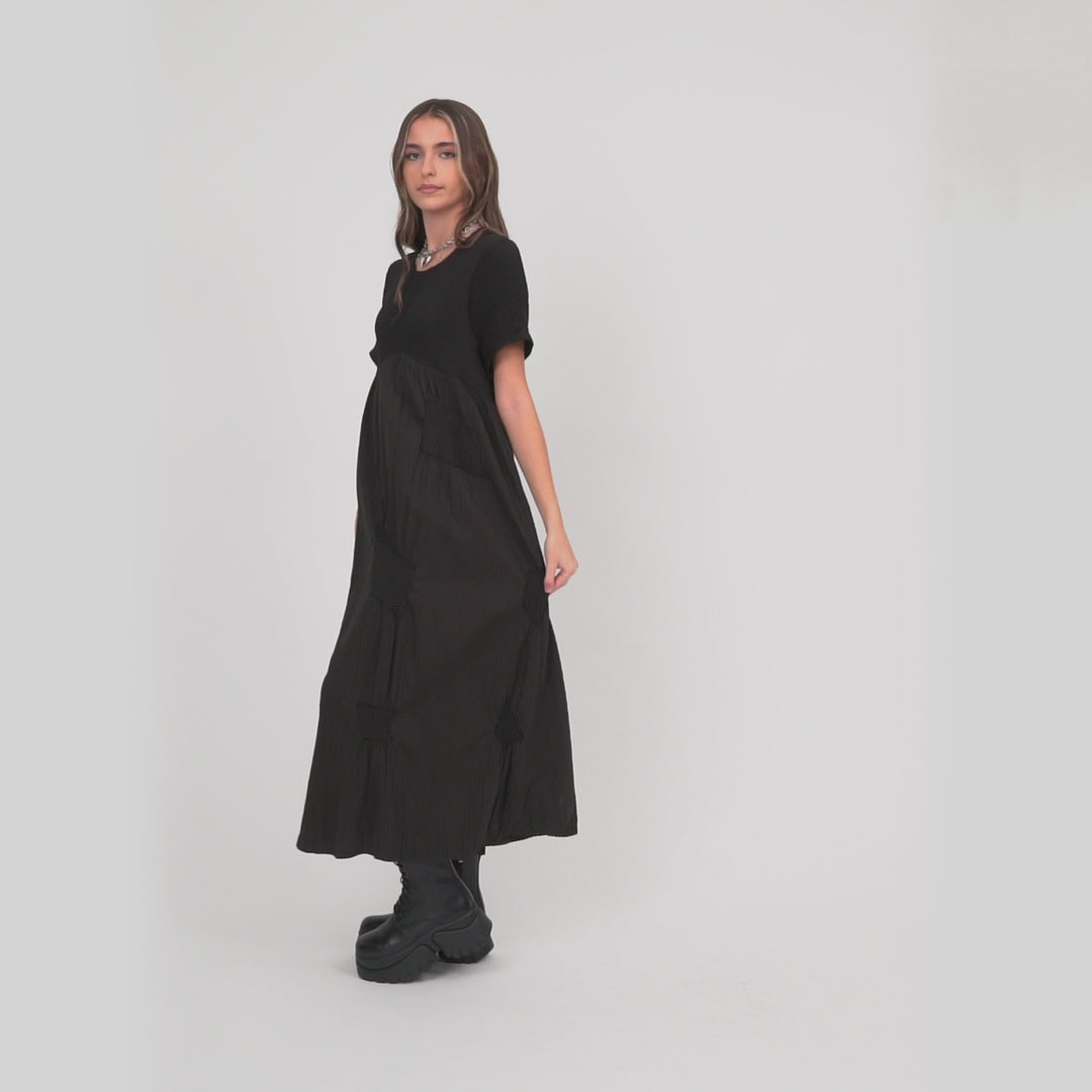 KOI_Bespoke Sonder Black Short Sleeved Maxi Dress_KOI_Bespoke Sonder Black Short Sleeved Maxi Dress_VID