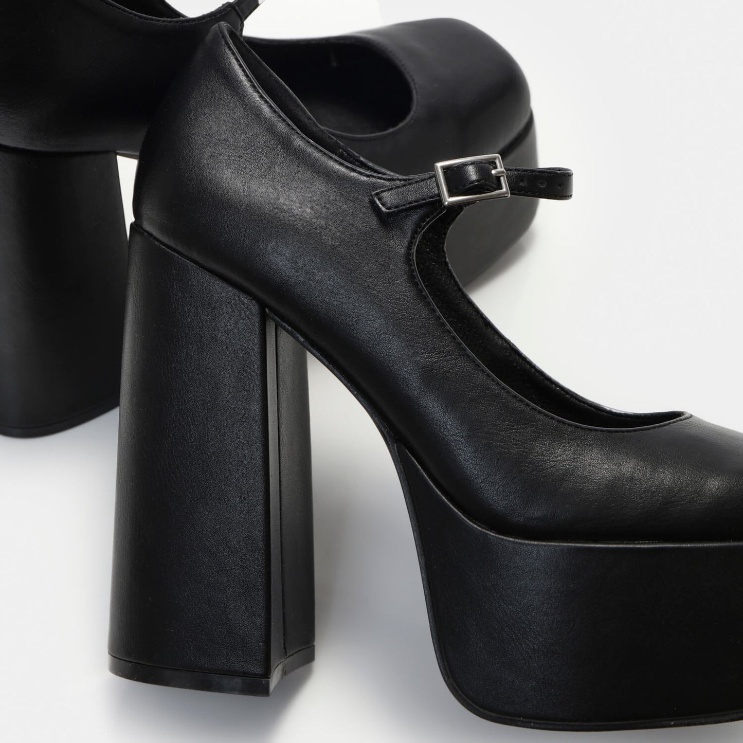 Darkbloom Black Platform Heels - Shoes - KOI Footwear - Black - Heel Detail